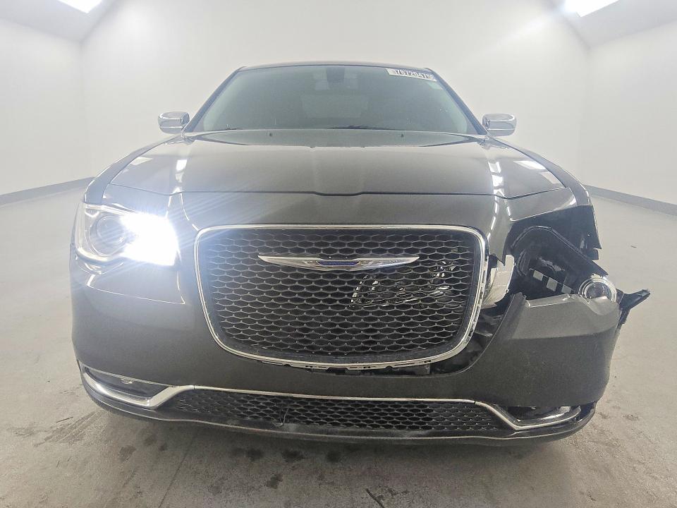 2018 Chrysler 300 Limited
