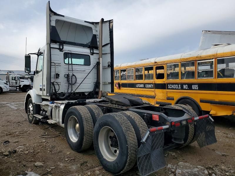 2020 Volvo VNR Semi Truck
