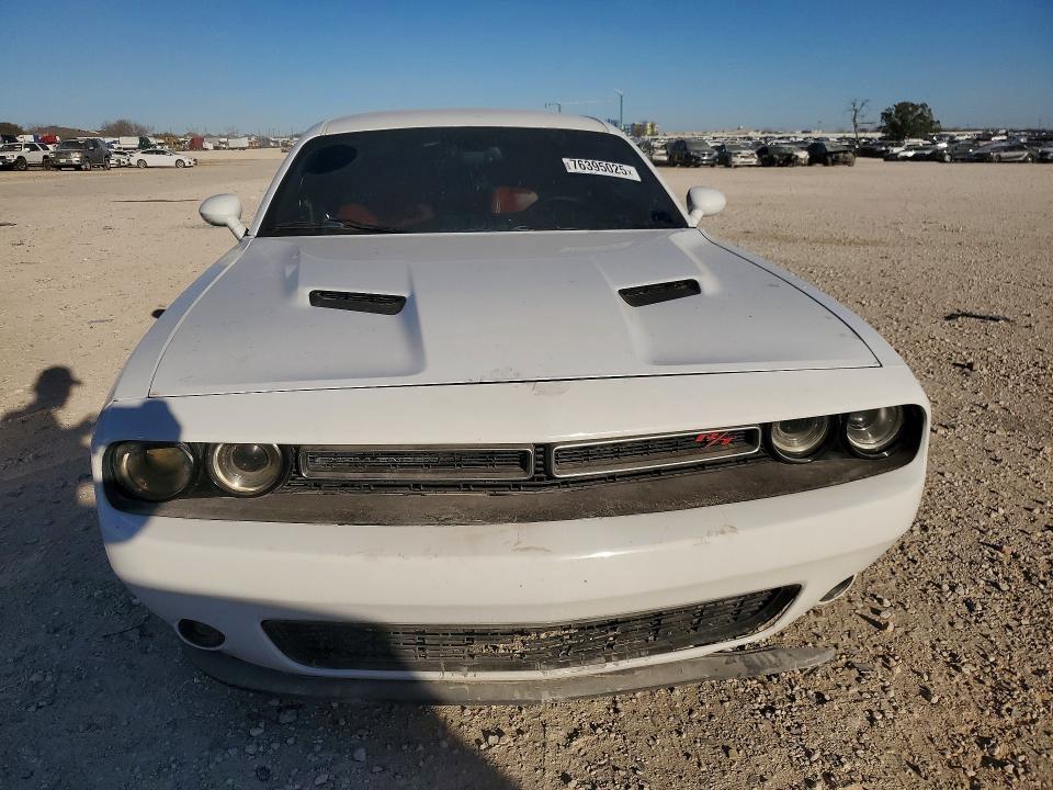 2015 Dodge Challenger sxt Plus