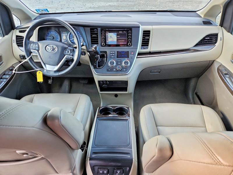 2020 Toyota Sienna xle