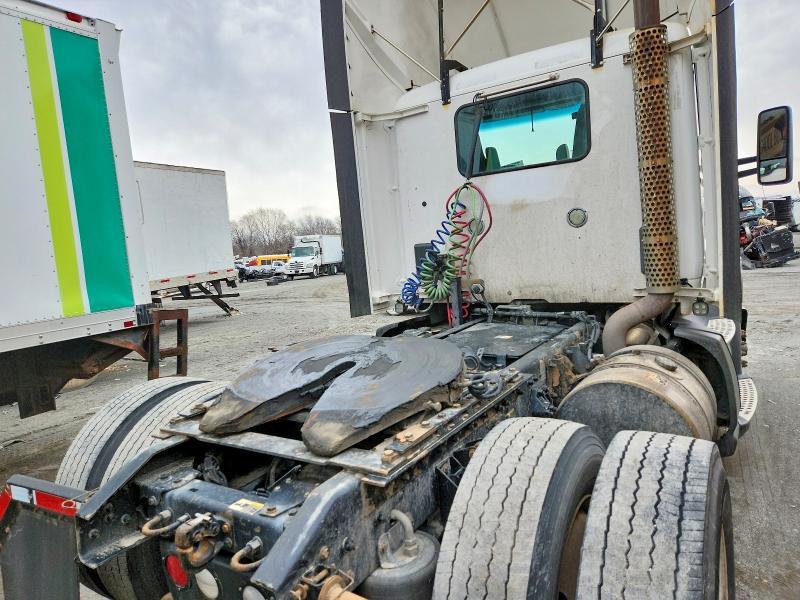 2016 Kenworth T680 Semi Truck
