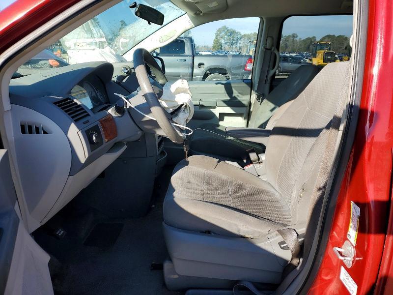 2009 Chrysler Town & Country lx