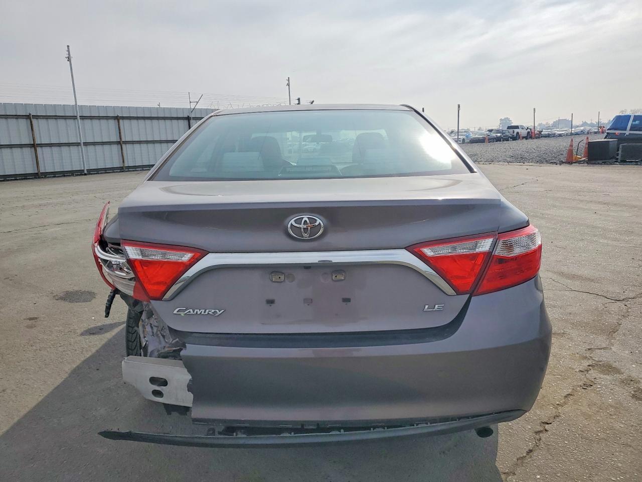 2015 Toyota Camry le