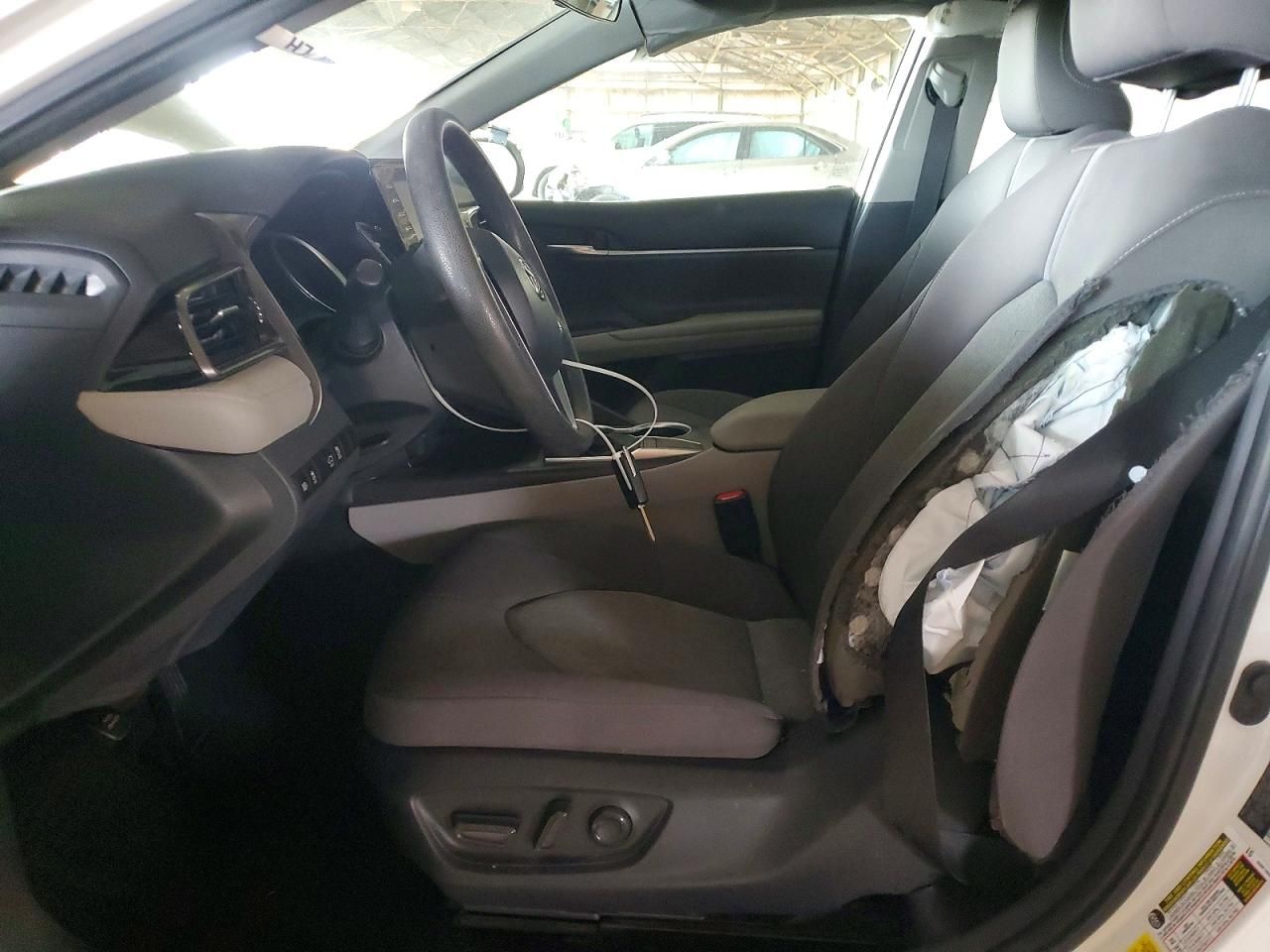 2023 Toyota Camry le