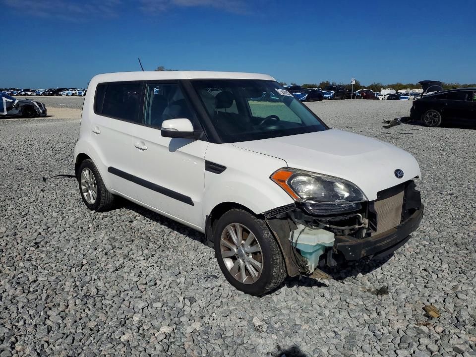 2013 KIA Soul +