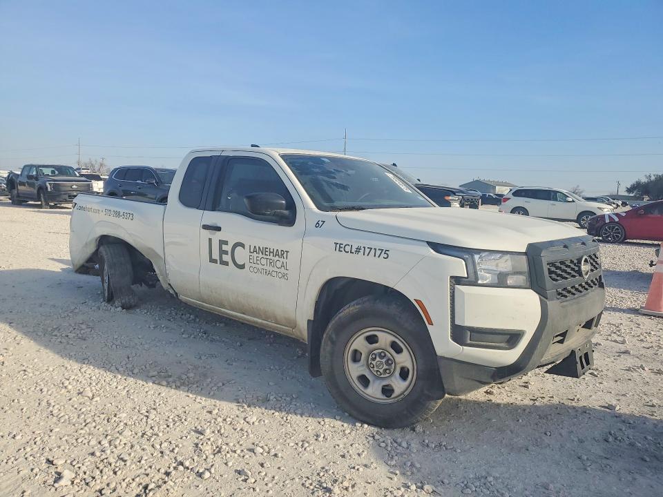 2025 Nissan Frontier s