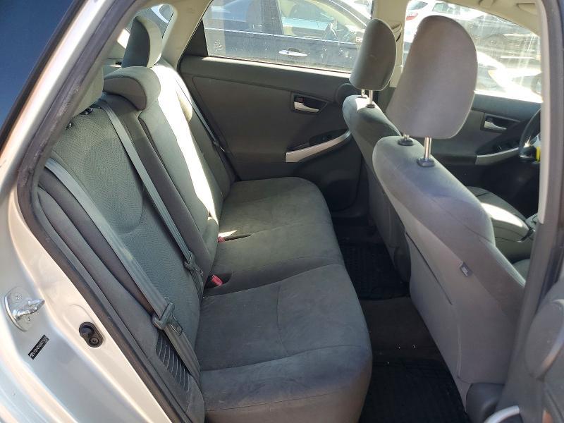 2010 Toyota Prius iii