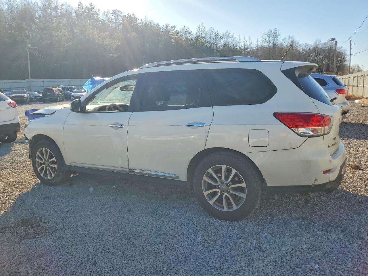 2014 Nissan Pathfinder s