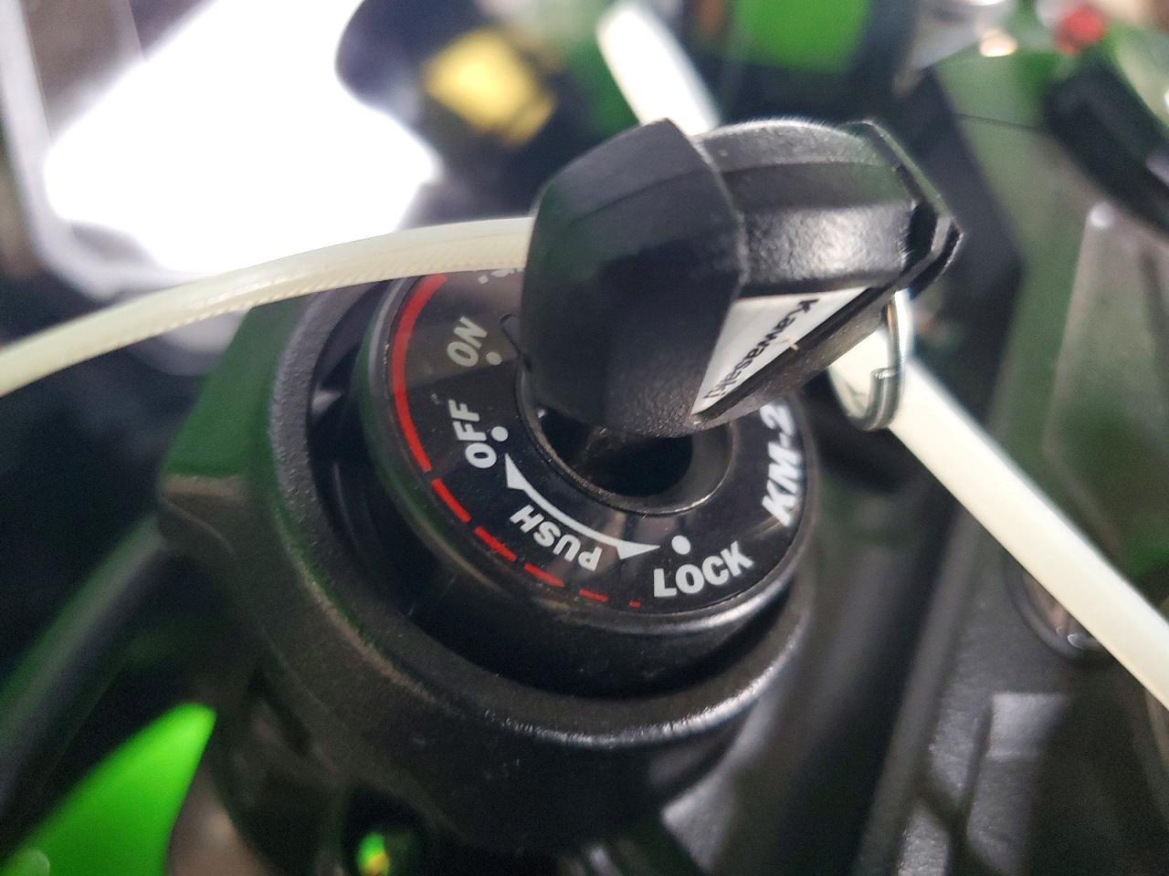 2025 Kawasaki ZX1002 M