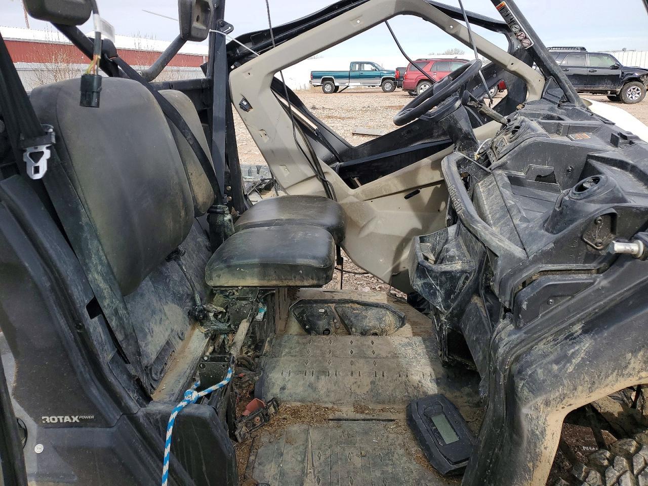 2021 Can-Am Defender Utility Vehicle