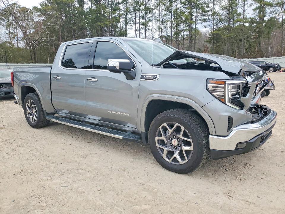 2025 GMC Sierra K1500 slt