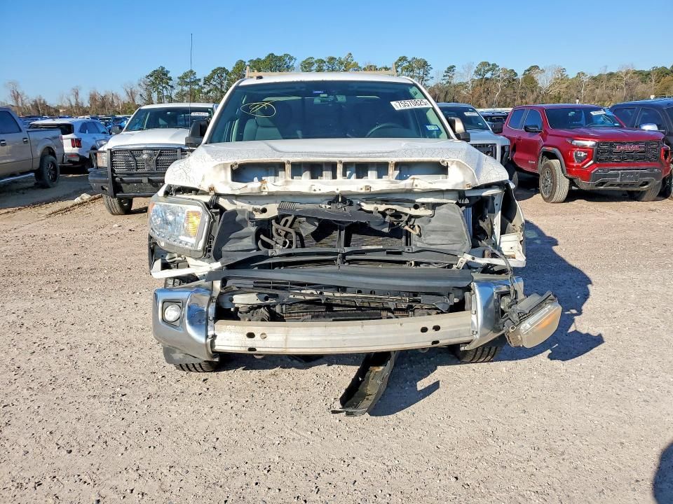 2015 Toyota Tundra Double cab sr
