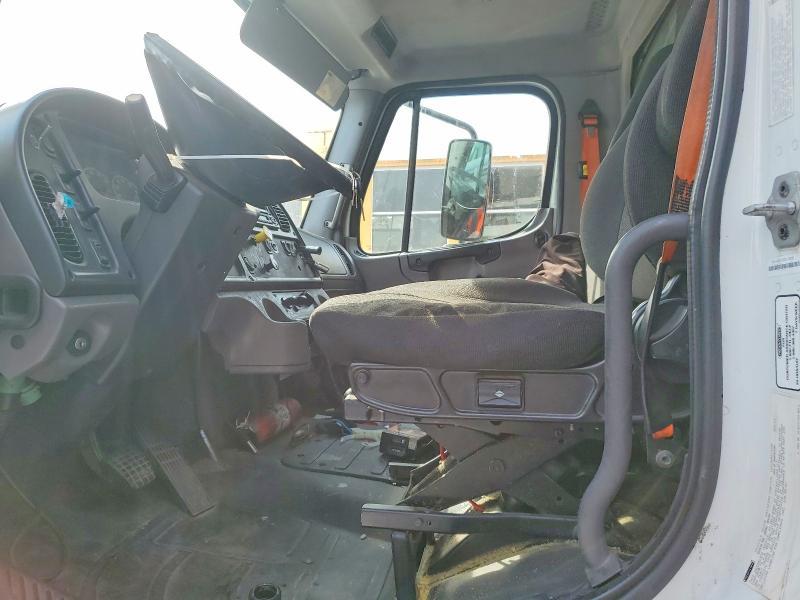 2015 Freigliner 2015 Freightliner Business Class M2 Refrigerated B