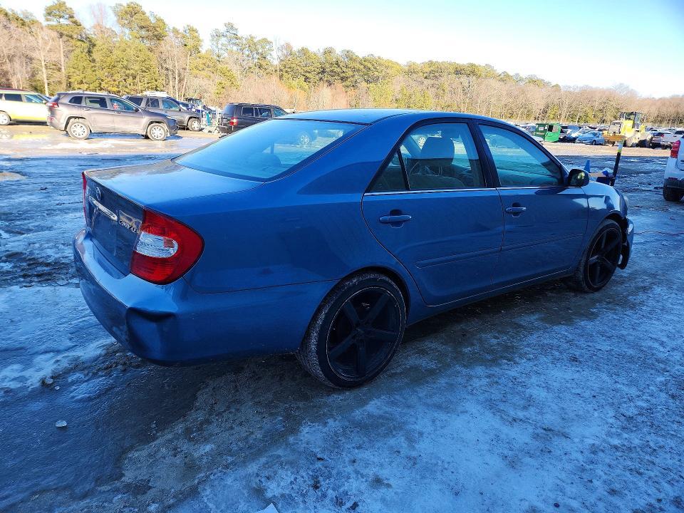 2004 Toyota Camry le