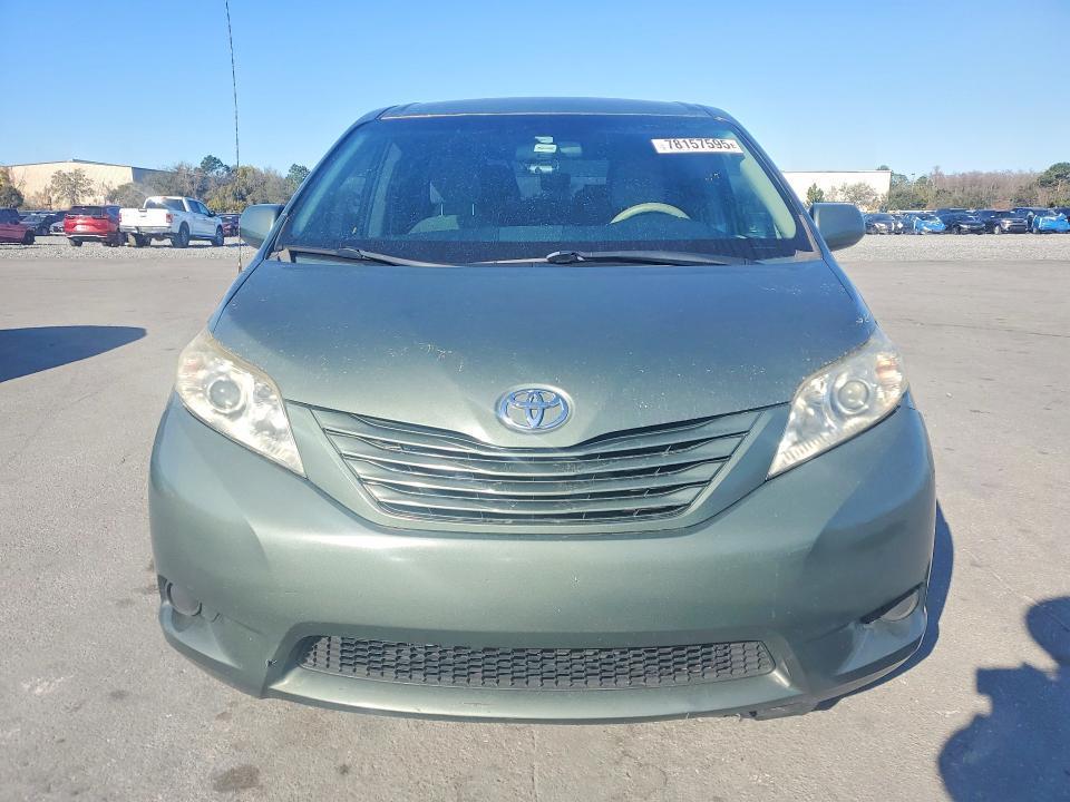 2013 Toyota Sienna l 7-passenger