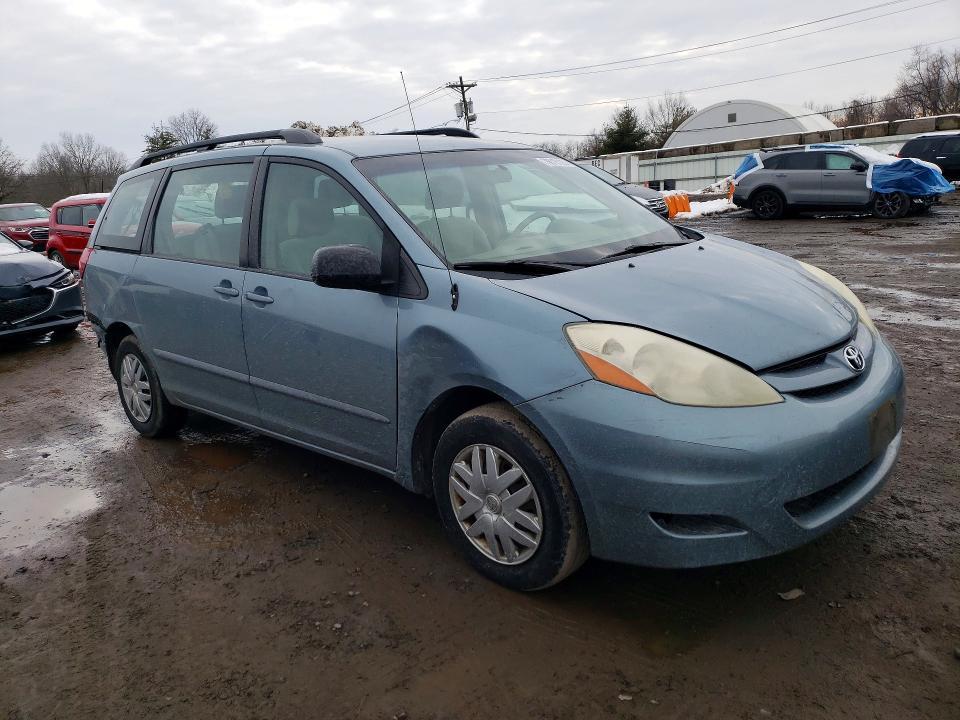 2006 Toyota Sienna ce 7 Passenger