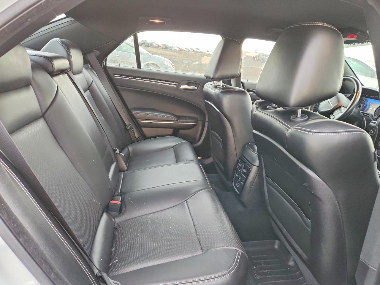 2019 Chrysler 300 s