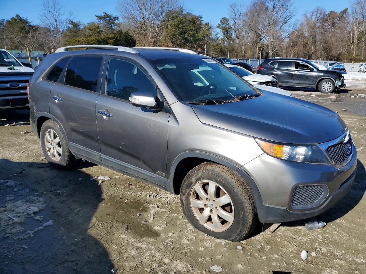 2013 KIA Sorento lx