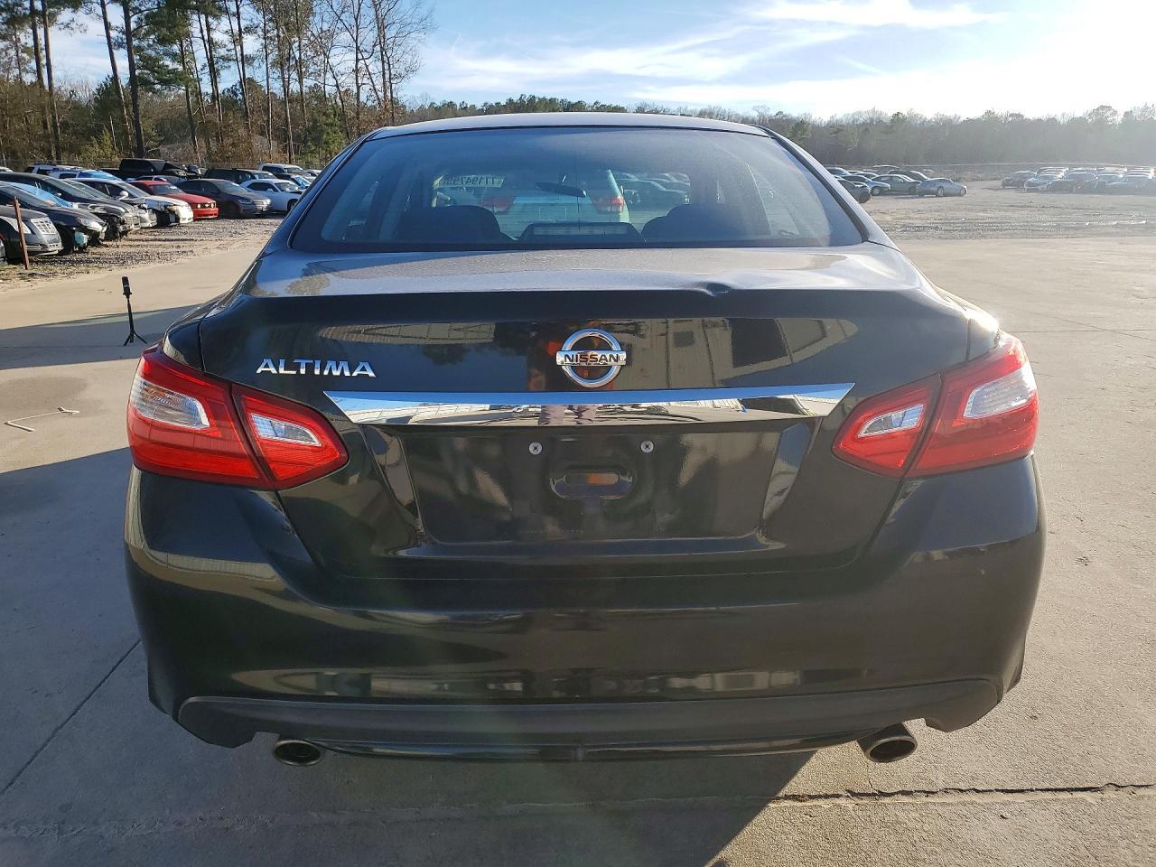 2017 Niss Altima 2.5 s