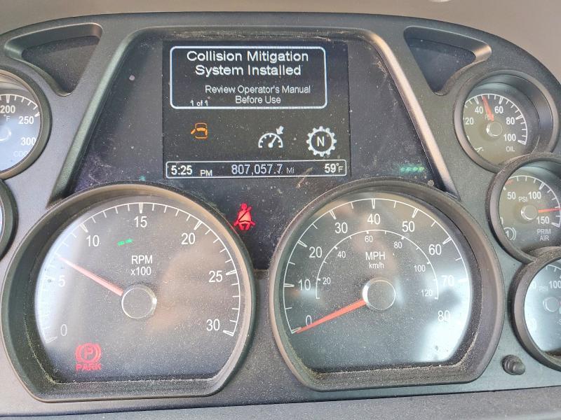 2016 Peterbilt 579 Semi Truck