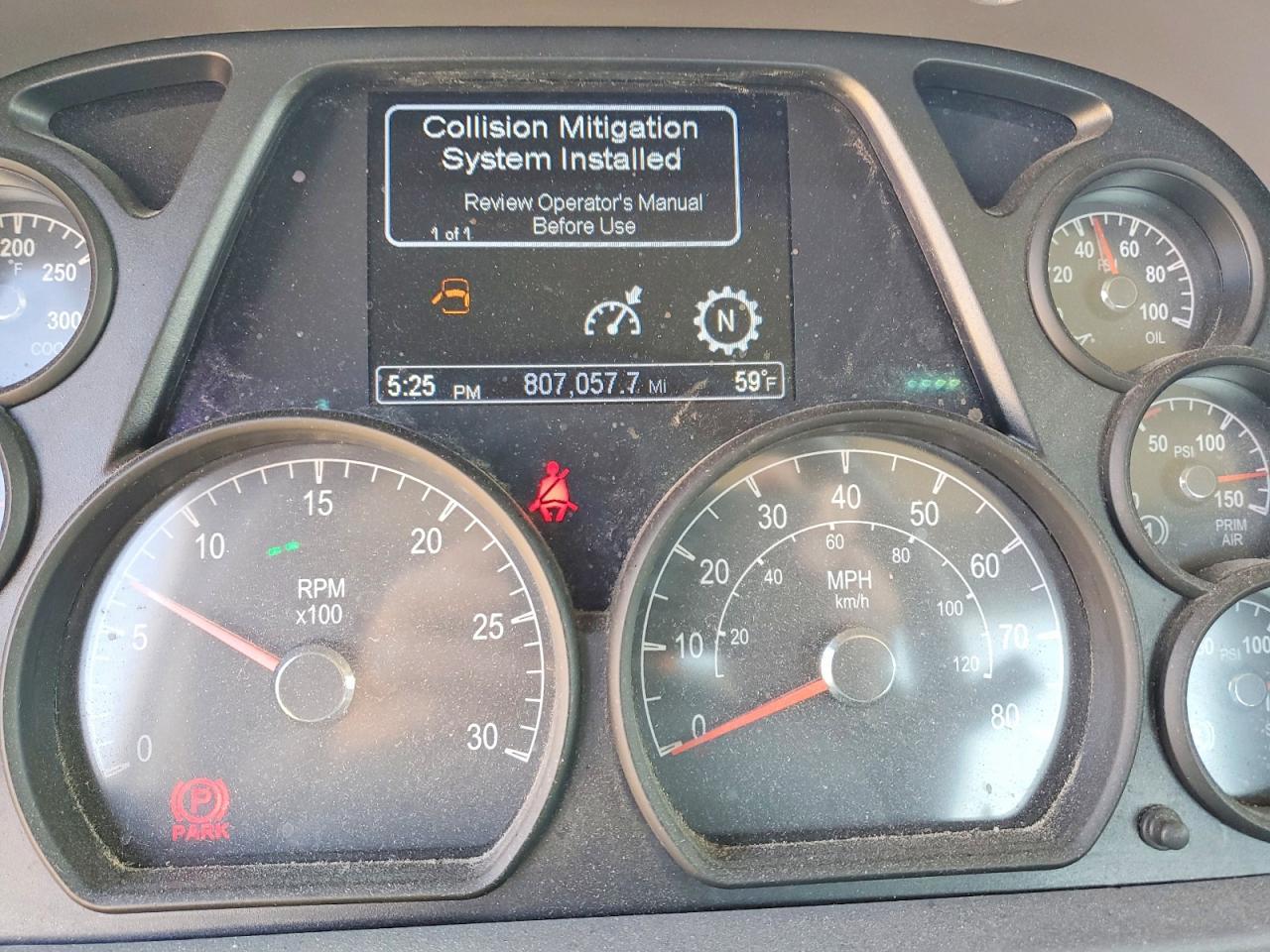 2016 Peterbilt 579 Semi Truck