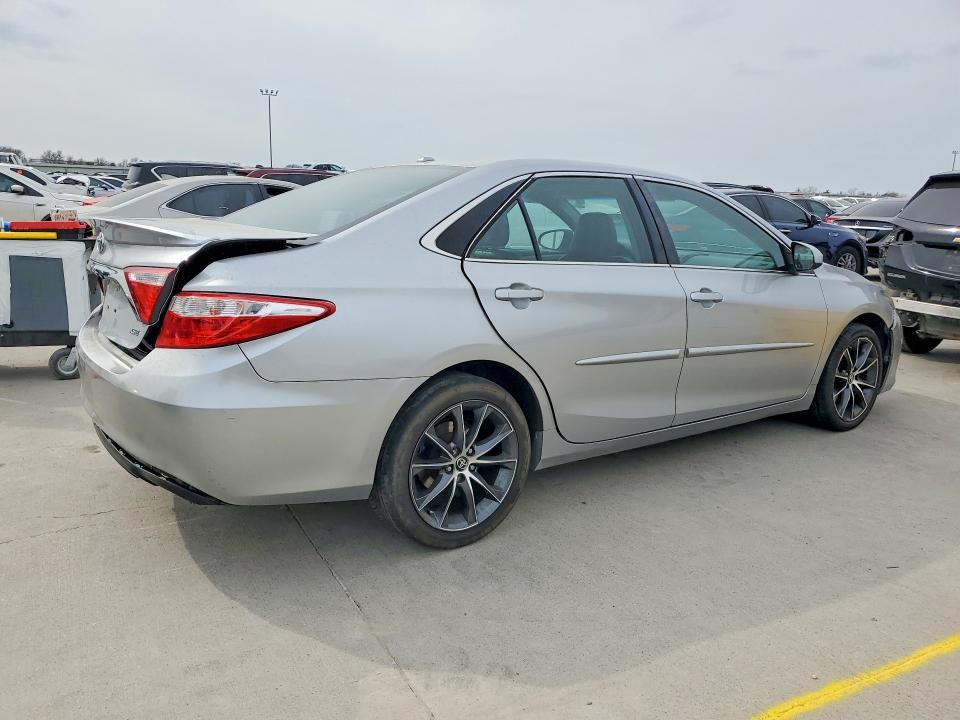 2016 Toyota Camry xse