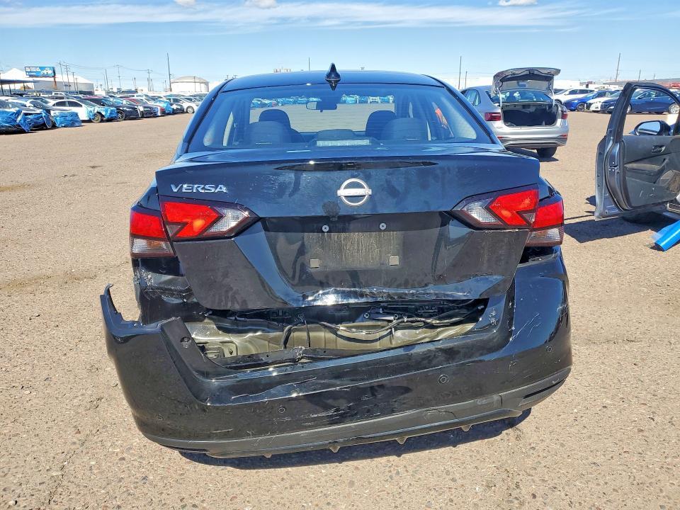 2025 Nissan Versa sv