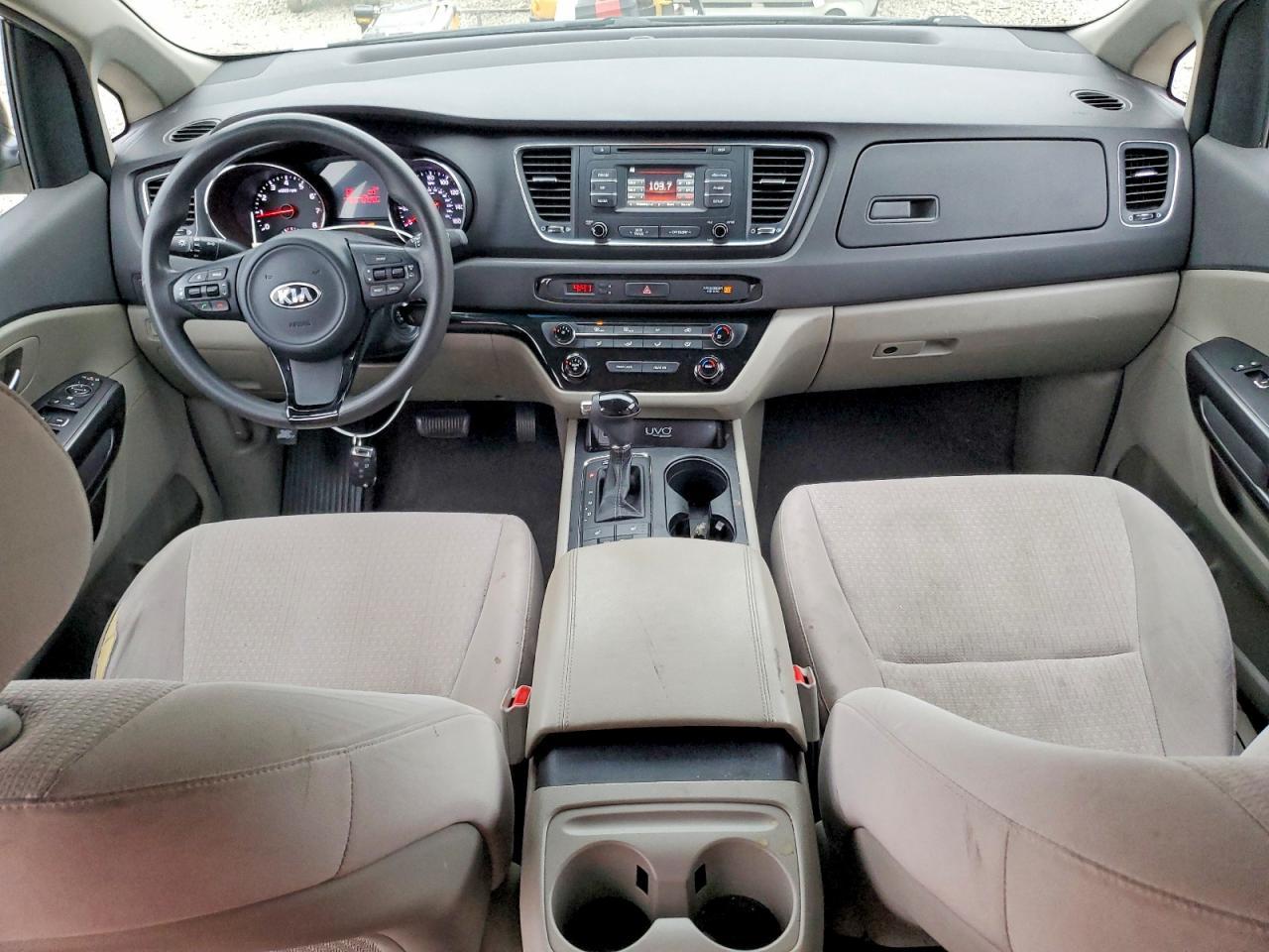 2016 KIA Sedona lx