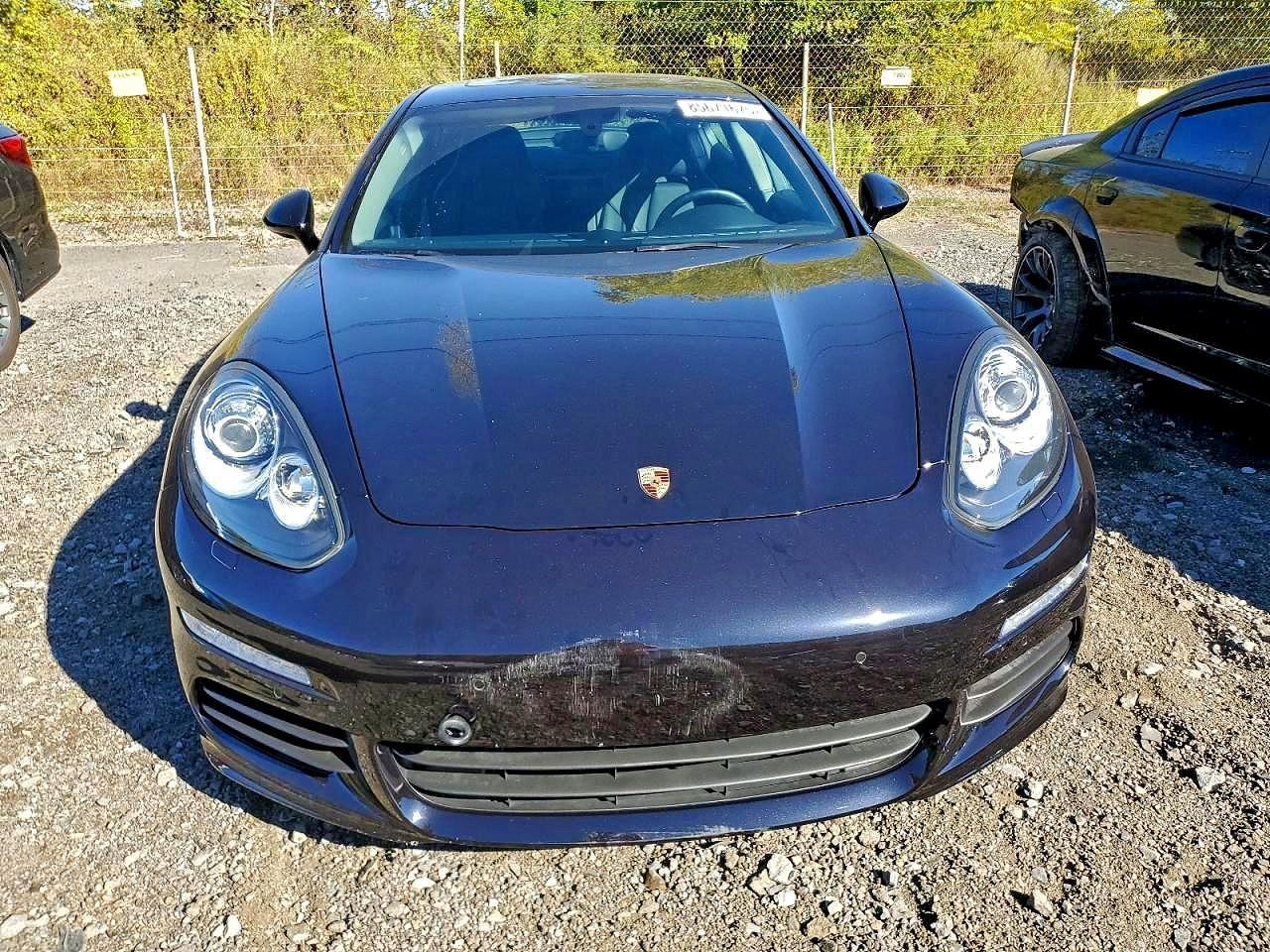 2016 Porsche Panamera 2
