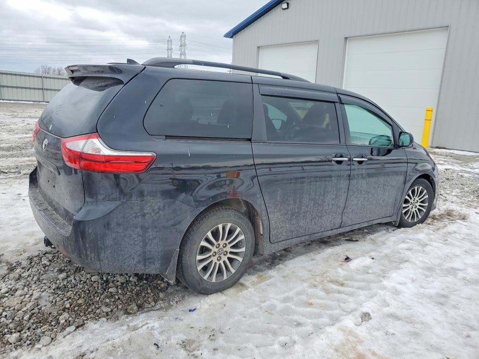 2019 Toyota Sienna xle 8-passenger