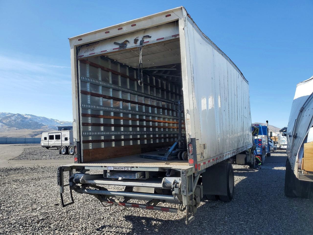 2019 Freigliner M2 106