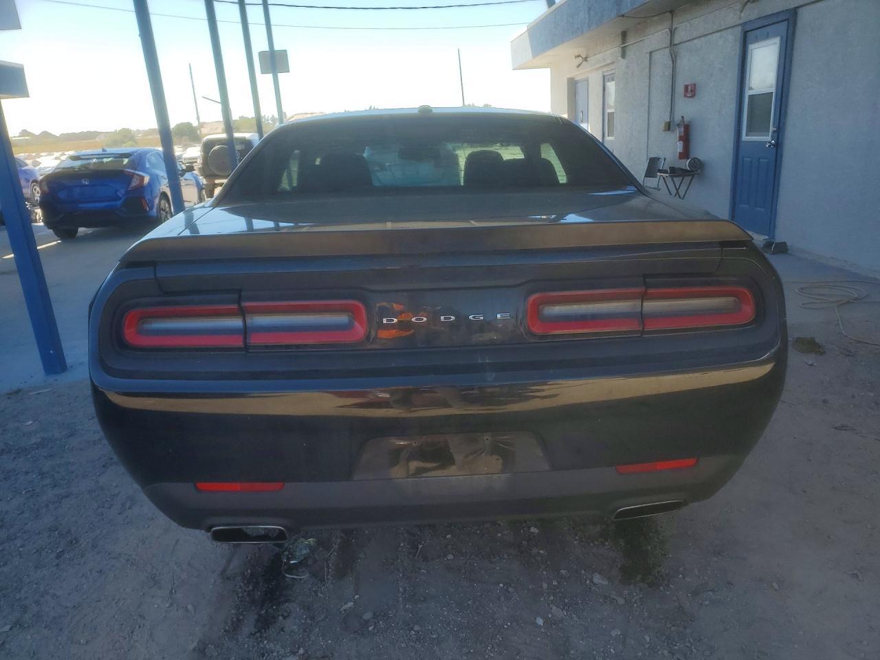 2015 Dodge Challenger sxt