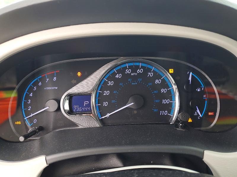 2013 Toyota Sienna xle 8-passenger