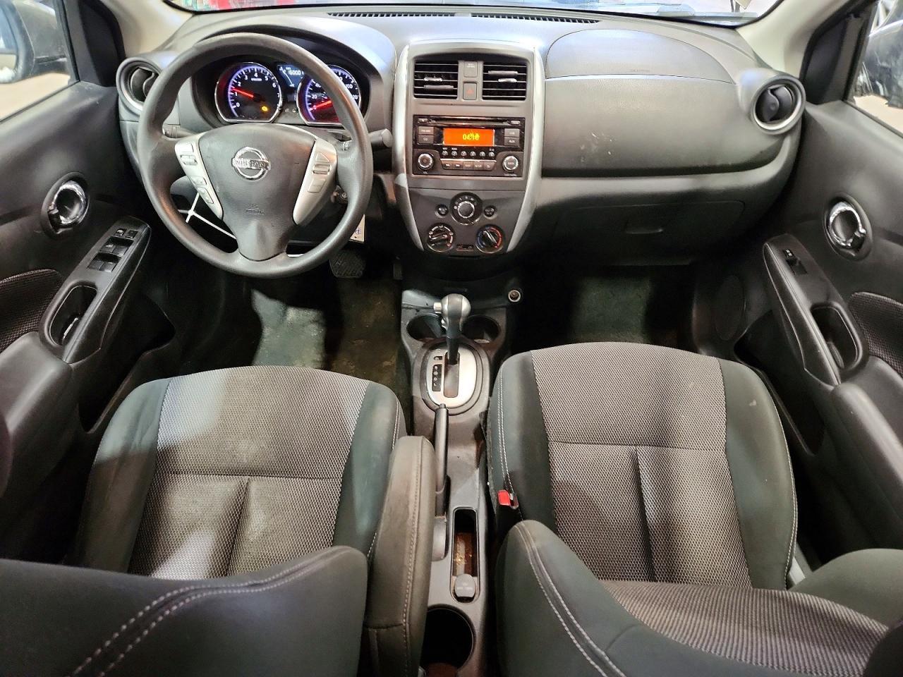 2017 Nissan Versa sv