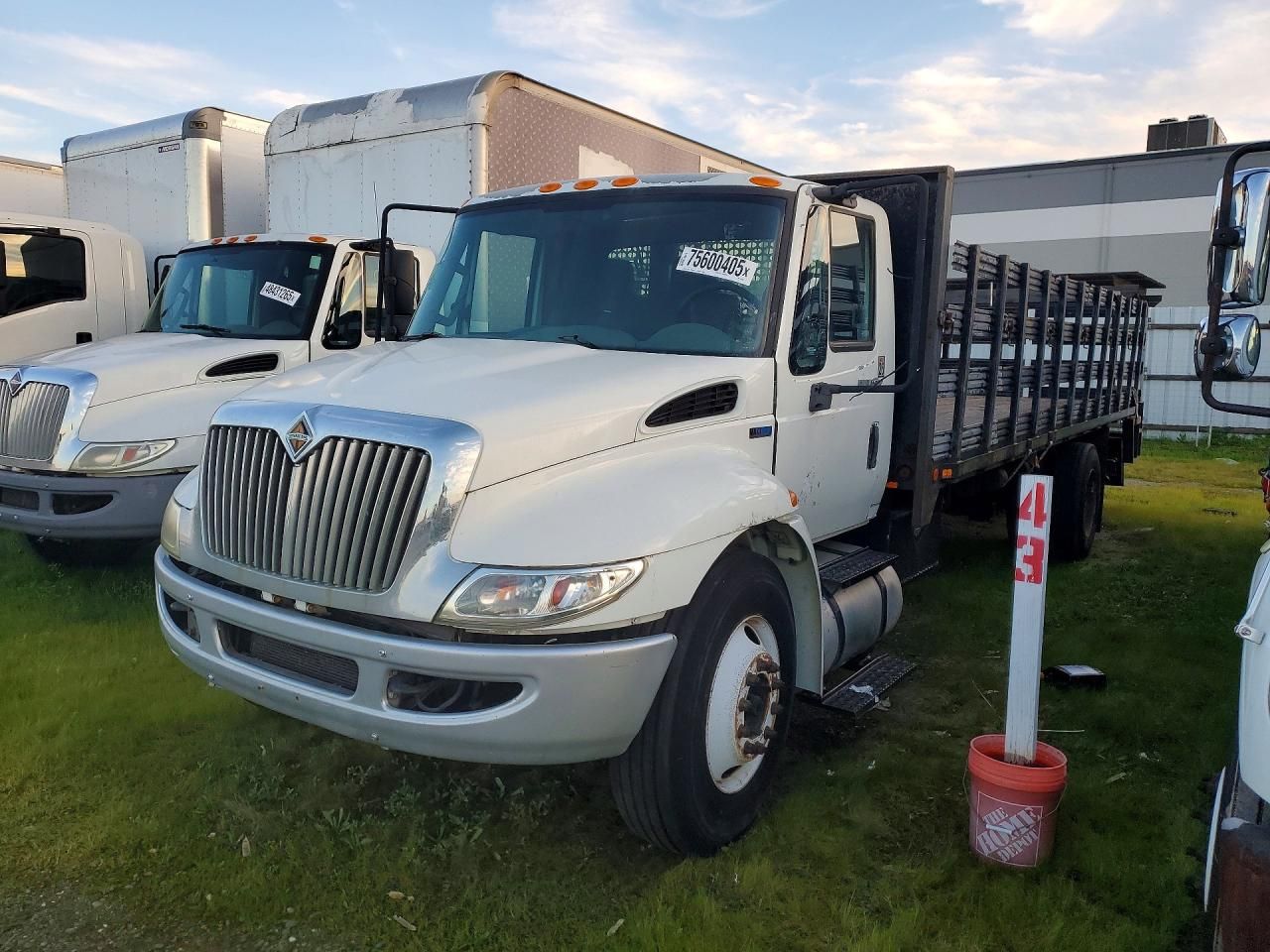 2013 International 4300 Flatbed Truck