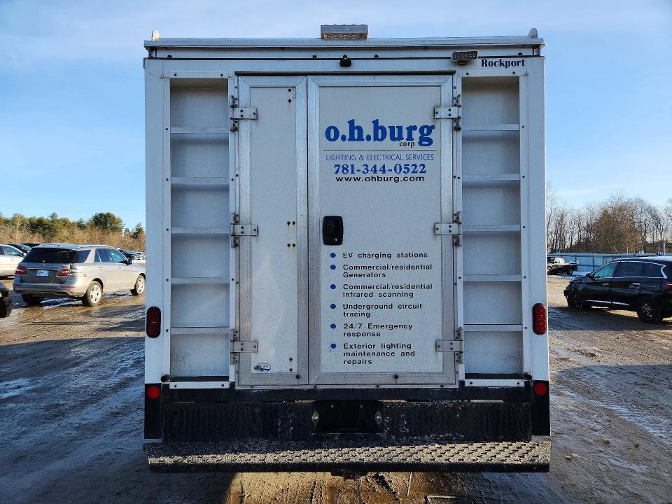 2021 Chev Express G3500