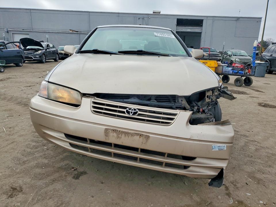 1999 Toyota Camry le