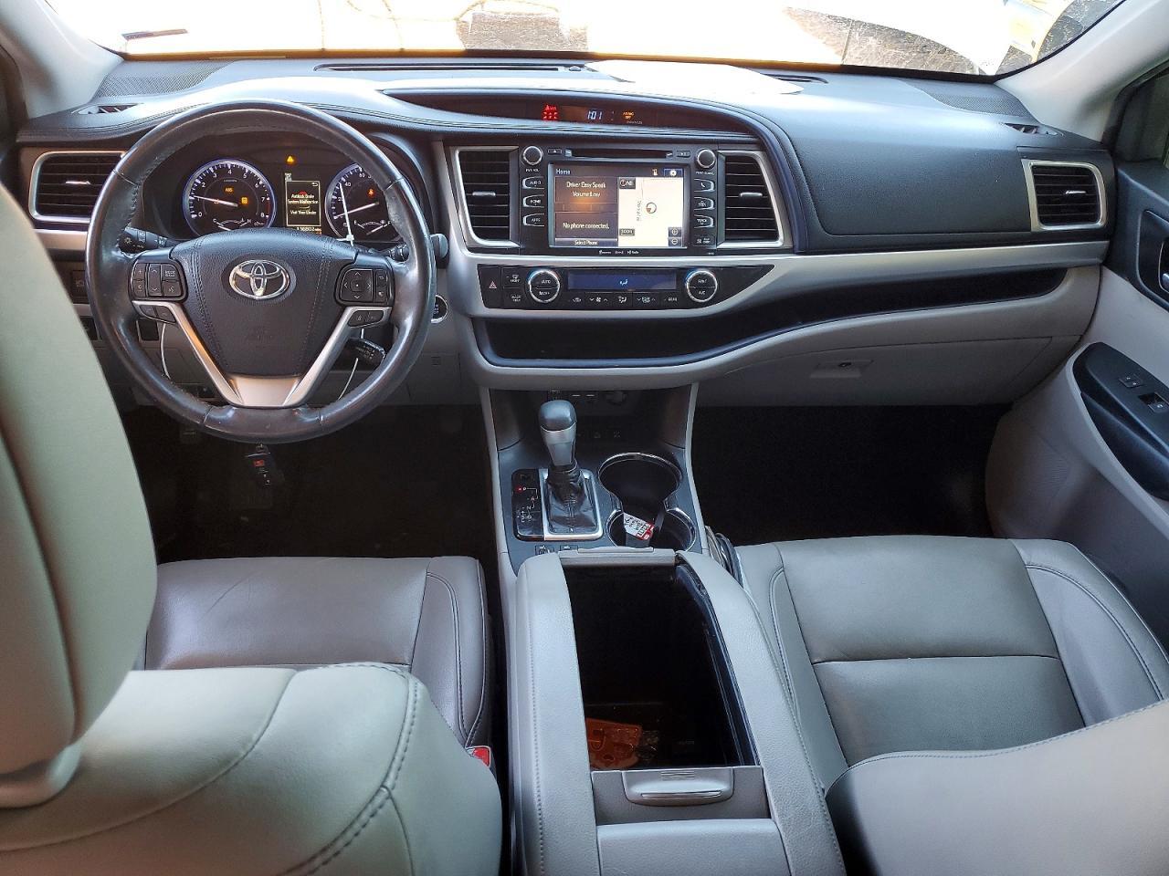 2019 Toyota Highlander se