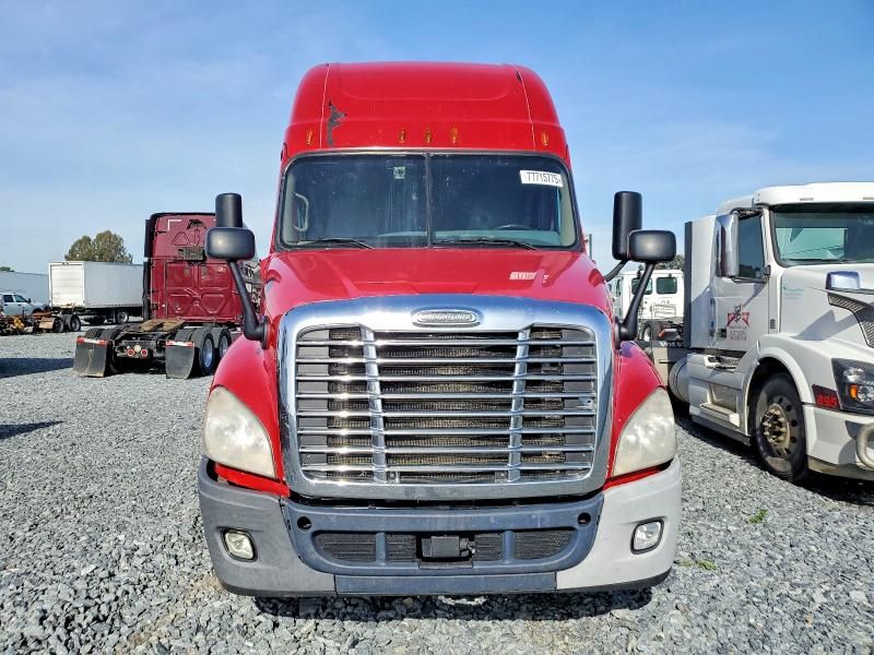 2017 Freigliner 2017 Freightliner Cascadia 125 Semi Truck