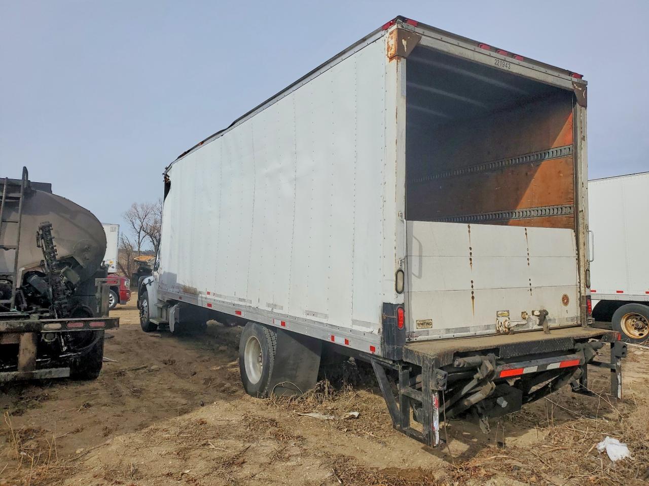 2019 Freightliner Business Class M2 BOX Truck