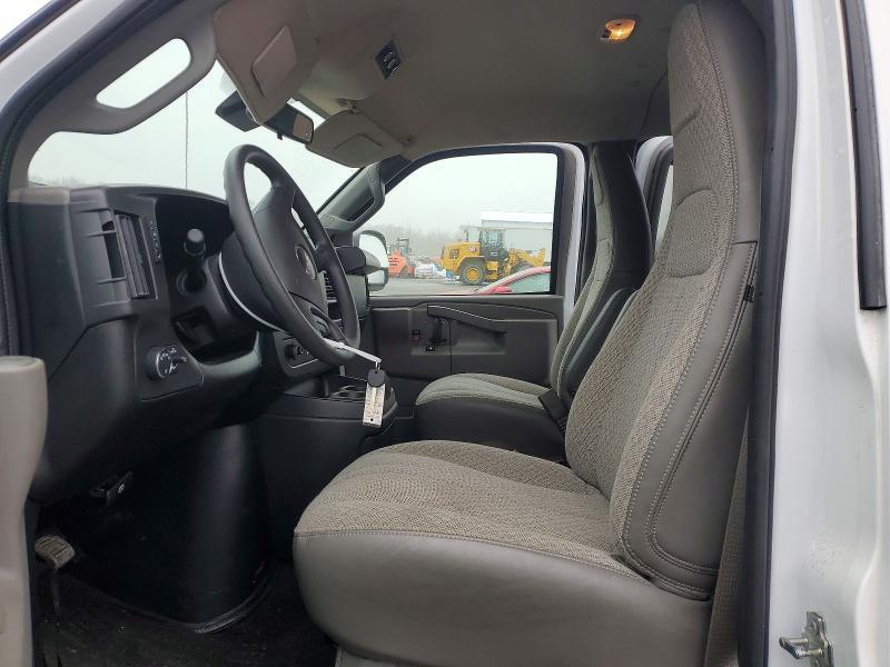 2025 GMC Savana G3500 lt