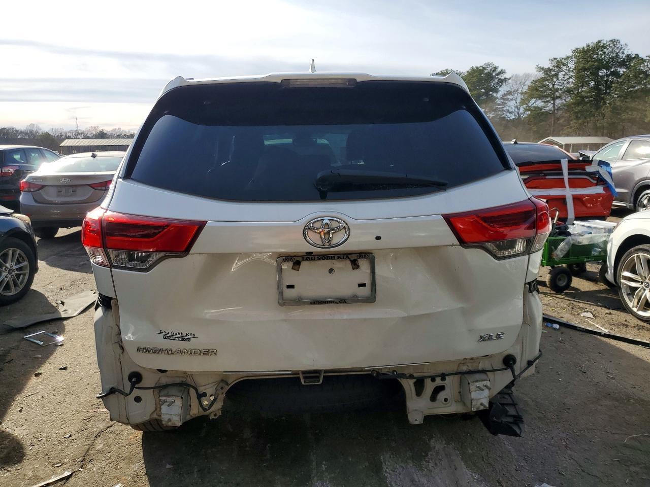 2018 Toyota Highlander se