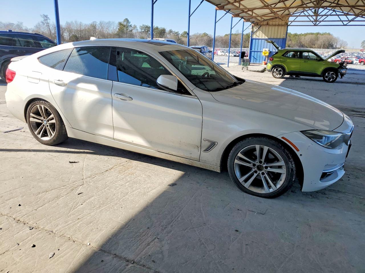 2017 BMW 330 Xigt