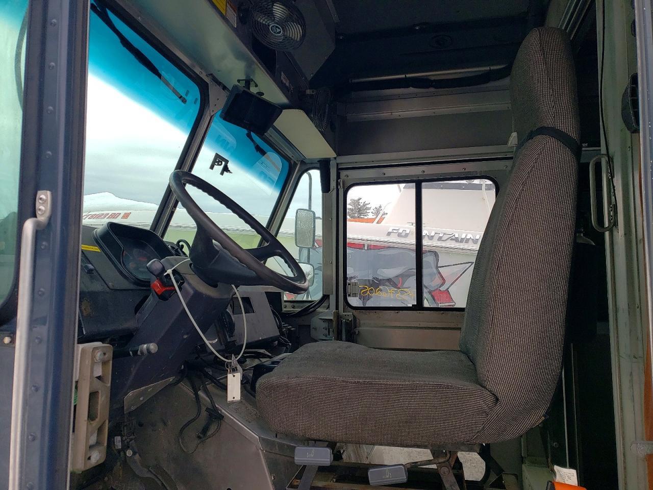 2020 Freightliner MT45G Delivery Truck