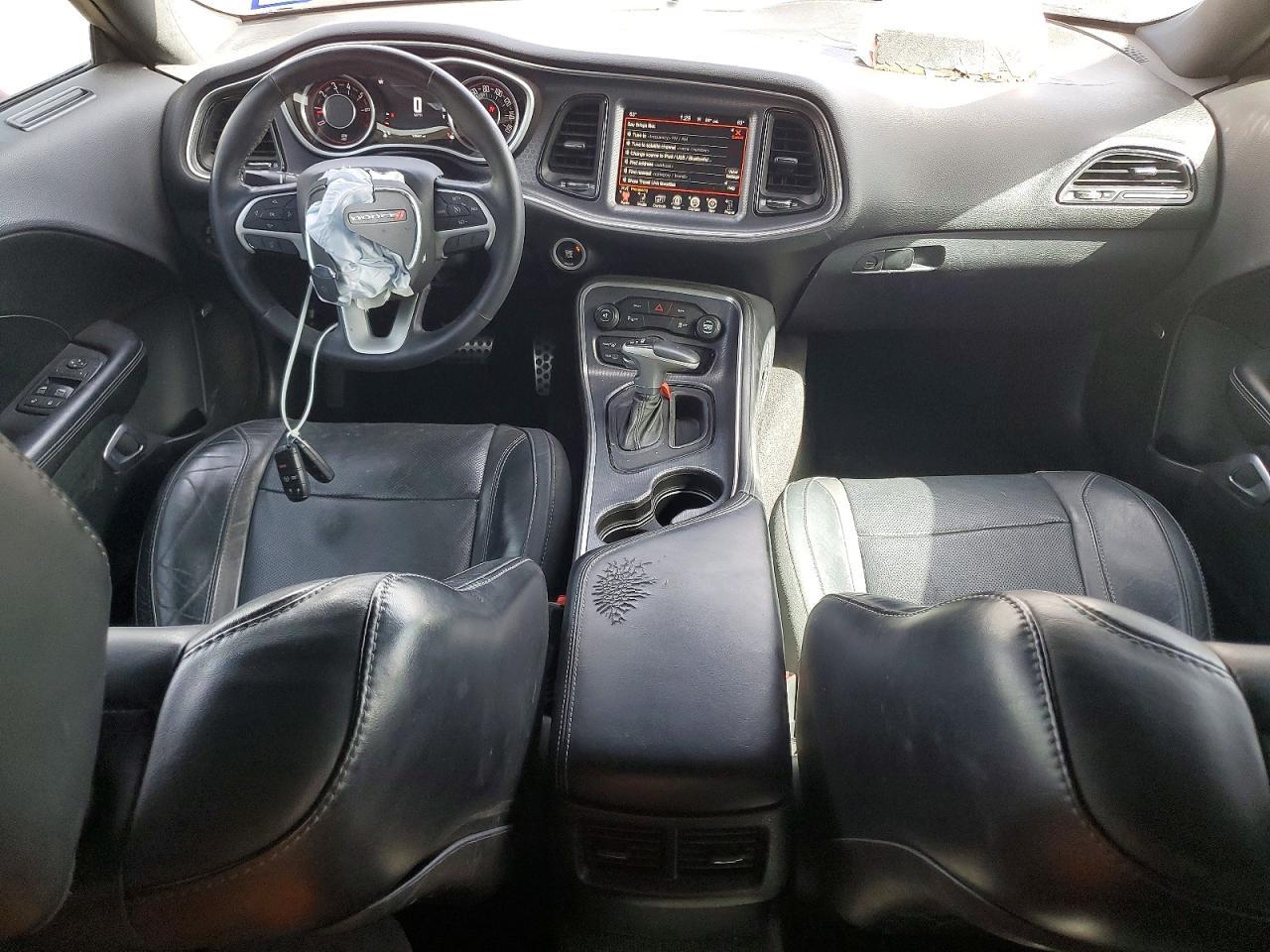 2015 Dodge Challenger sxt Plus