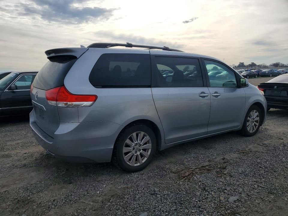 2011 Toyota Sienna xle