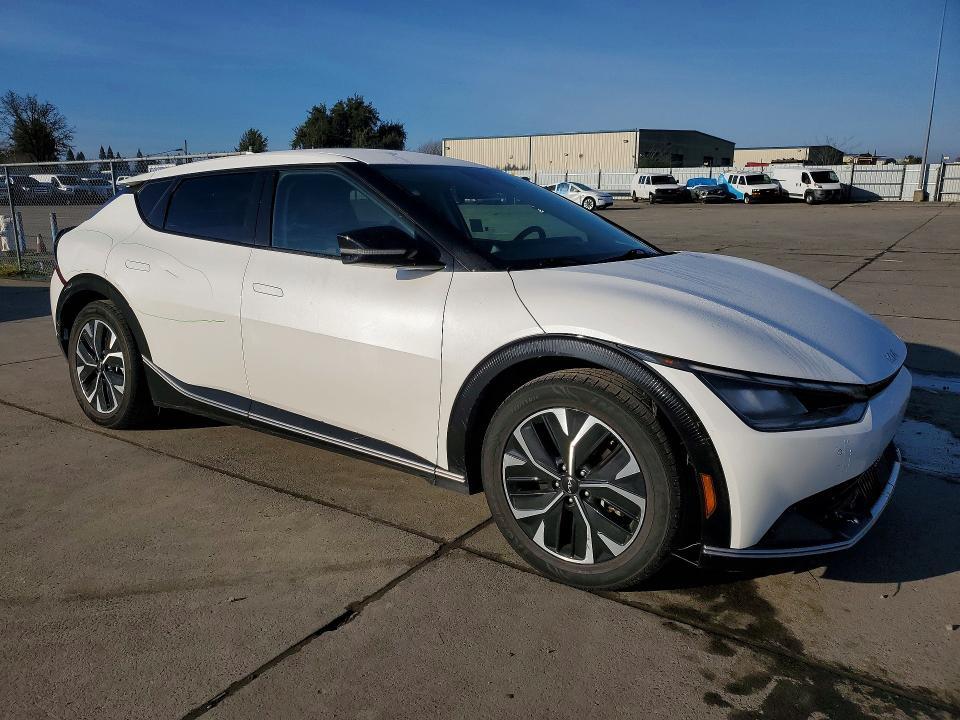 2024 KIA EV6 Wind