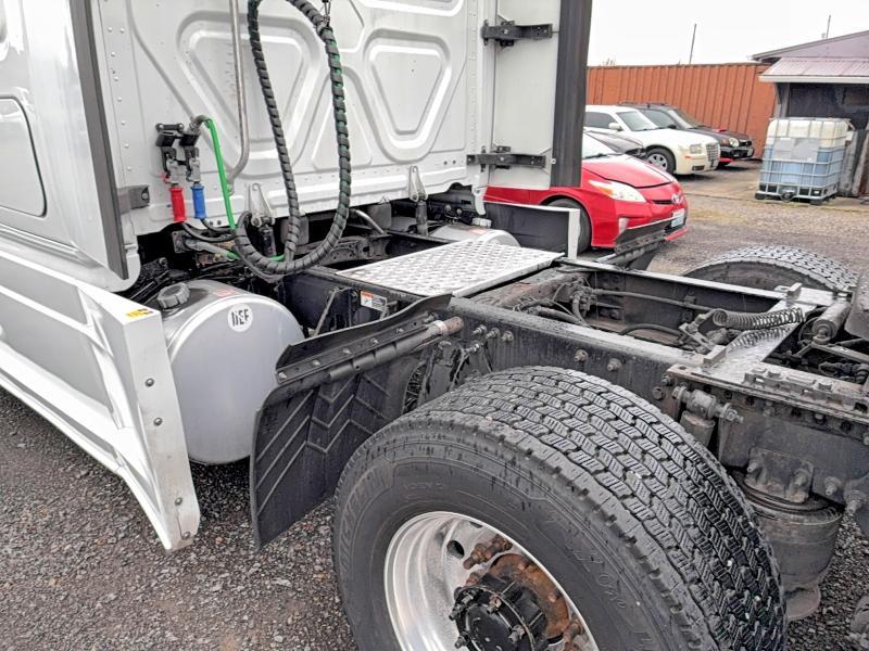 2016 Frht Cascadia 1-Trucks Truck Cab AND Chassi