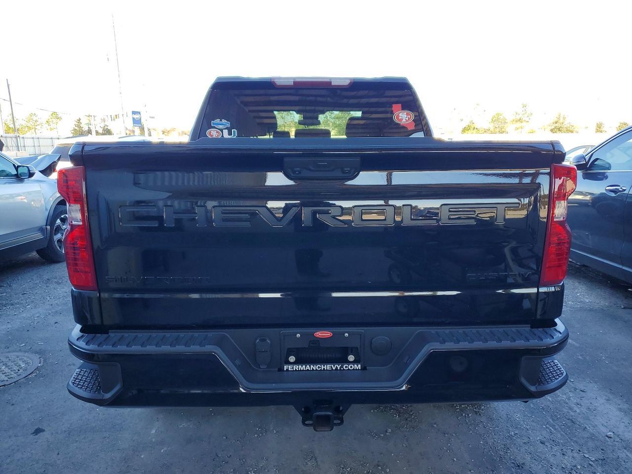 2025 Chevrolet Silverado C1500 Custom