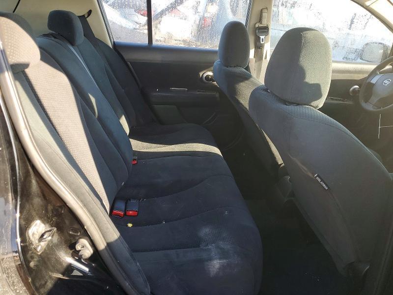 2010 Niss Versa s